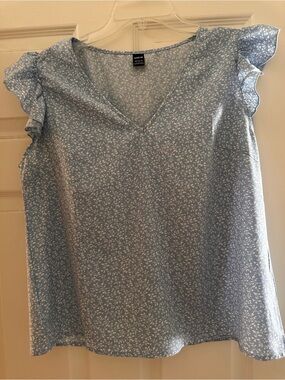 SHEIN Light Blue Floral V-Neck Ruffle Sleeve Blouse